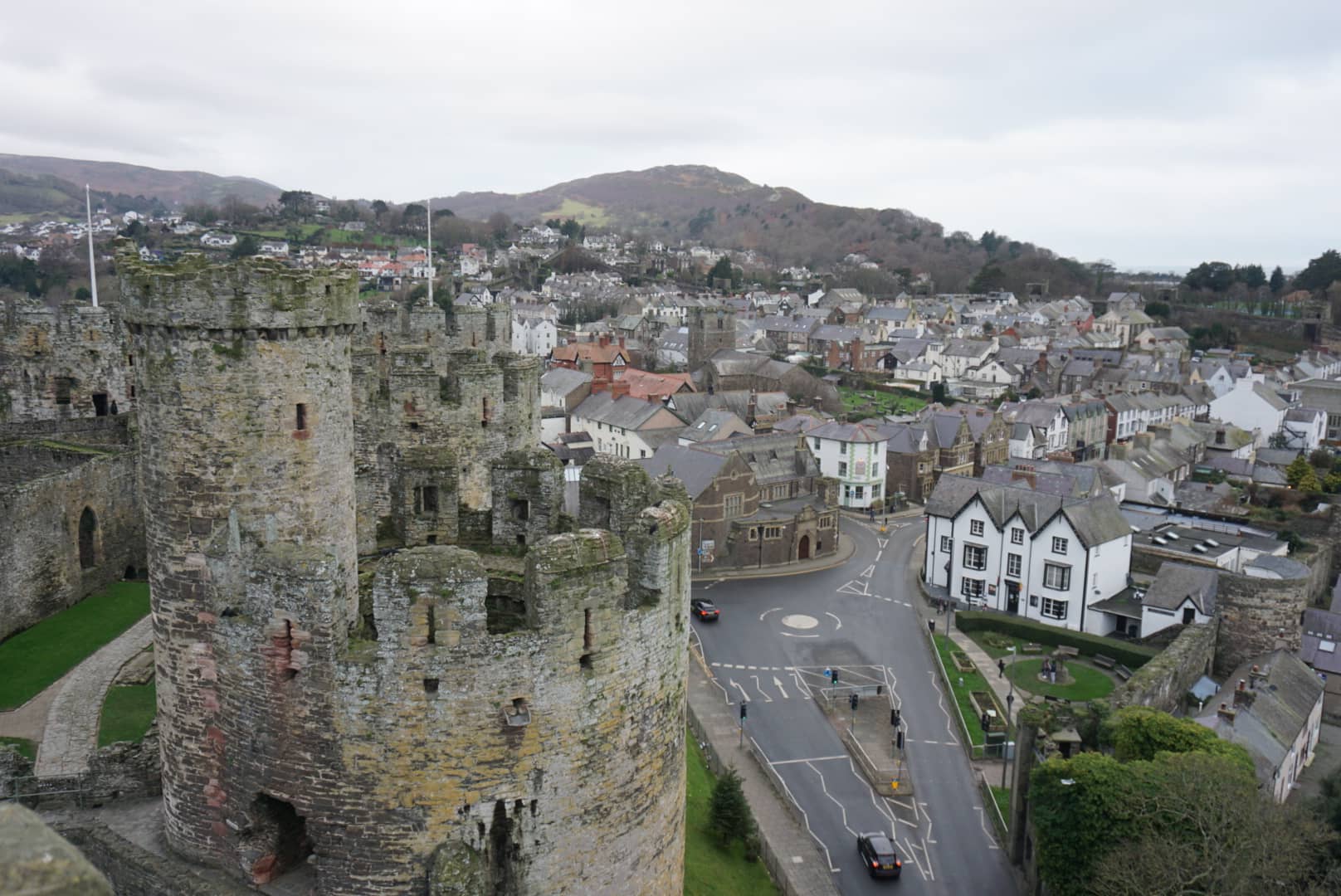 Wales - Marienkirche in einer Mulde